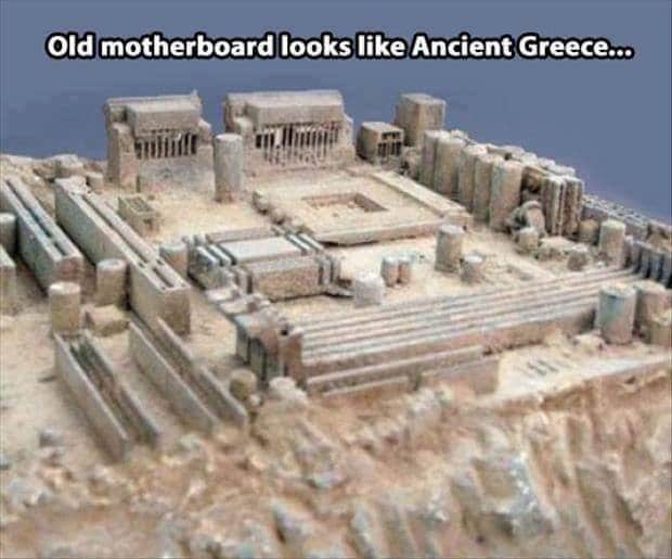 old_motherboard_looks_like_ancient_greece